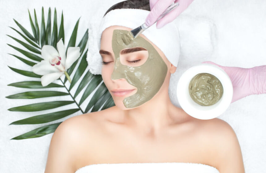 Choosing the Right Facial: Chemical vs. Natural Products